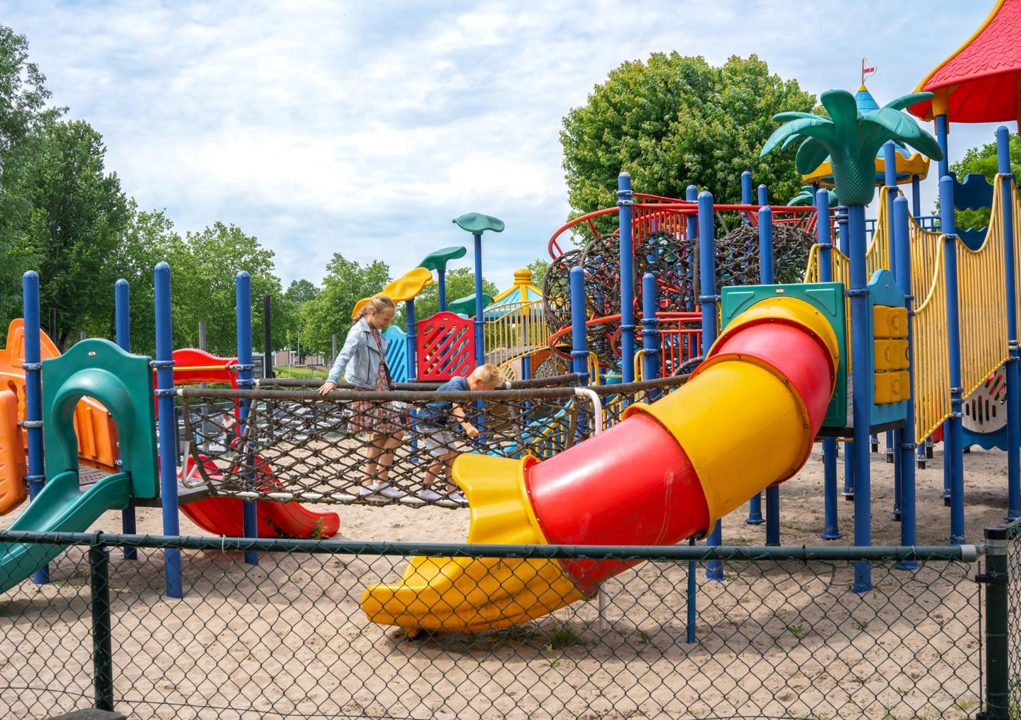 מלון Maurik Marinapark Bad Nederrijn מראה חיצוני תמונה
